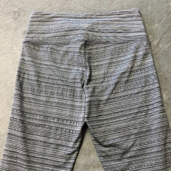 Athleta High Rise Jacquard Chaturanga 7/8 Tight Black/White Leggings - Picture 4 of 11